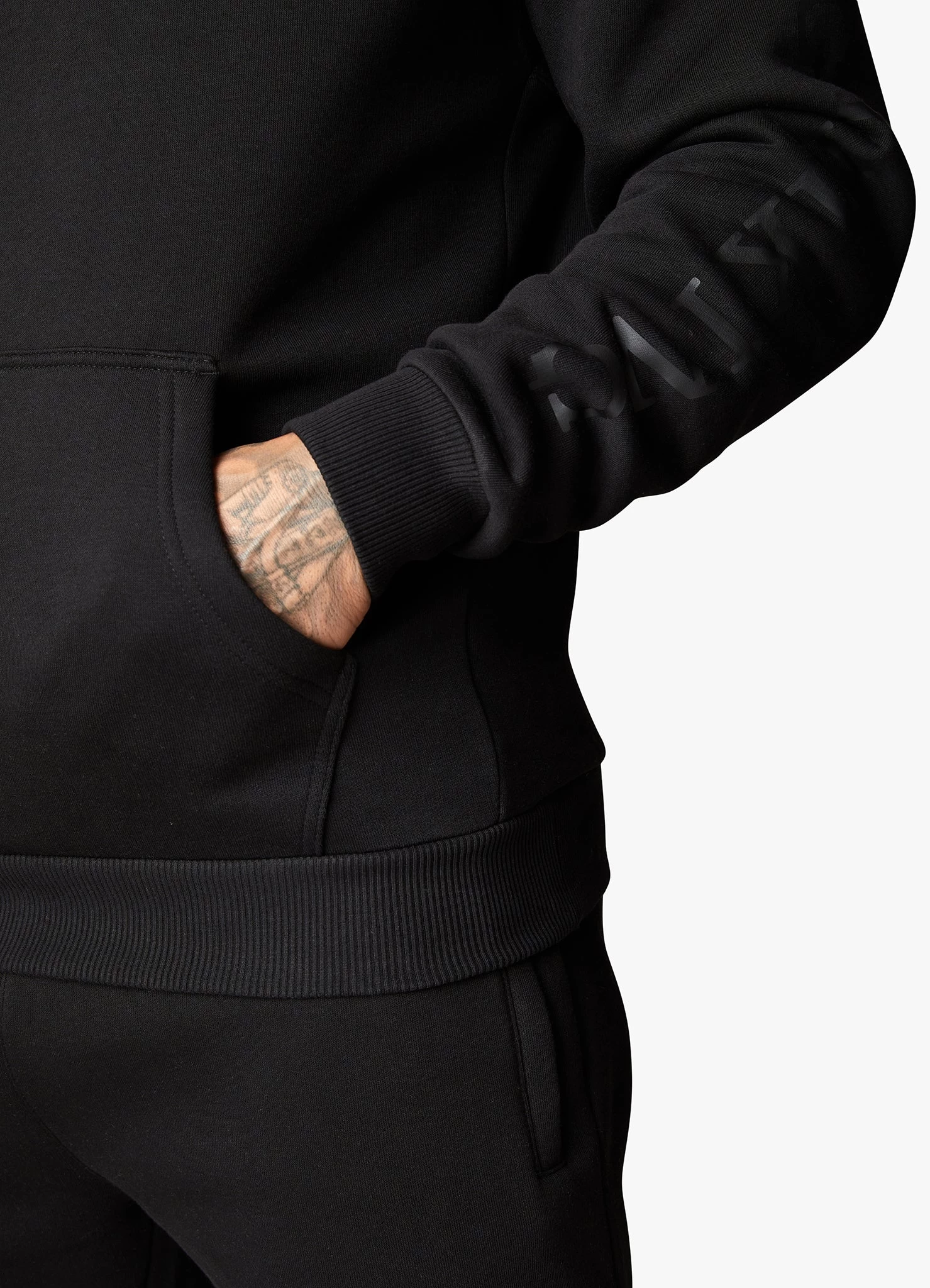 Gym King Covert Linear Logo Hood - Black 6 Gym King Covert Linear Logo Hood - Black - Image 4