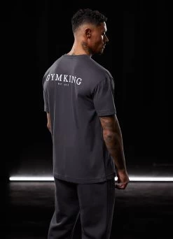 Gym King Established Tee - Dark Pewter -Fit Wear Shop BF23MENSCAMP13688