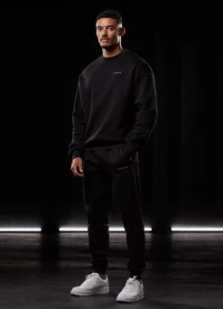 Gym King Outline Print Sweatshirt - Black -Fit Wear Shop BF23MENSCAMP13729copy