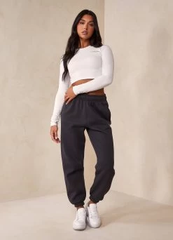 Gym King Established Relaxed Jogger - Dark Pewter/White -Fit Wear Shop BFCAMPLADIES2311359 bf03c4a2 5c1f 4806 ab4c c36f1c493d28