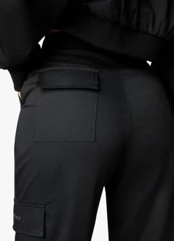 Gym King Woven Cargo Pant - Black -Fit Wear Shop CROPPEDWOVENBOMBER PANT BLACKWCJ A2AOXWTB A2AP6 351