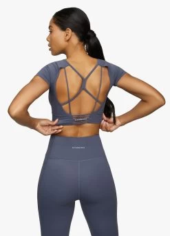 Gym King Dominate Cap Sleeve Crop Tee - Deep Navy 17 Gym King Dominate Cap Sleeve Crop Tee - Deep Navy -Fit Wear Shop DOMINATECROPTEE LEGGING DEEPNAVYWST A26EDWLG A26EH5