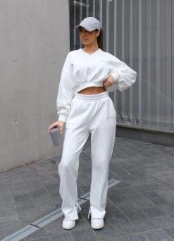 Gym King Refresh Crop Crew & Jogger - Cream -Fit Wear Shop DSCF4545 cd27c4e3 d8c7 4339 bc73 e02a99ffcb82