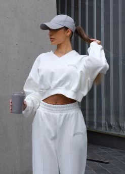 Gym King Refresh Crop Crew & Jogger - Cream -Fit Wear Shop DSCF4559 5758022d 28f6 41a5 a5d3 1c478ee18793