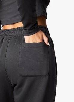 Gym King Established Relaxed Jogger - Dark Pewter/White -Fit Wear Shop ESTABLISHEDRELAXEDFITJOGGER DARKPEWTERWTB A2B99 39