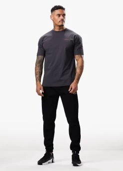 Gym King Established Tee - Dark Pewter/Red -Fit Wear Shop ESTABLISHEDTEE DARKPEWTERREDSST B2D26 150