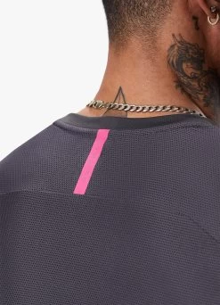 Gym King Flex Tee - Graphite/Fuchsia -Fit Wear Shop F9