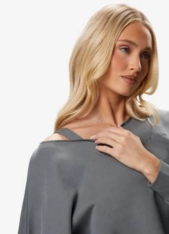 Gym King Move Your Way Crop Sweatshirt - Dark Sage -Fit Wear Shop MOVEYOURWAYCROPSWEATSHIRT DARKSAGEWSS A2BW7114