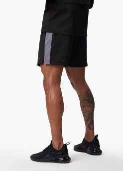 Gym King Rebellion Crush Short - Black -Fit Wear Shop REBELLIONCRUSH14ZIPFUNNEL SHORT BLACKQZP G2C1USHR G2C1V 201