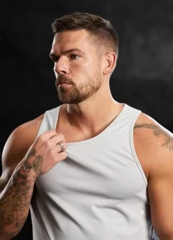 Gym King Rebellion Vest - Light Grey 16 Gym King Rebellion Vest - Light Grey -Fit Wear Shop REBELLIONVEST SHORT LIGHTGREY VST A2BOAAHR A2BOE 349