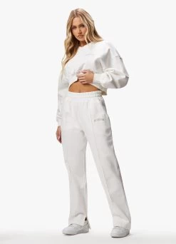 Gym King Refresh Straight Leg Jogger - Cream -Fit Wear Shop REFRESHVNECKCROPCREW JOGGER CREAMWSS A2BSTWTB A2BT6 62 86d031ca f08a 45e4 ad44 46de50660a16