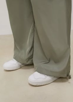 Gym King Satin Cargo Pants - Dusky Sage 25 Gym King Satin Cargo Pants - Dusky Sage -Fit Wear Shop SATINCARGOPANTS DUSKYSAGEWTB B2CBX 248