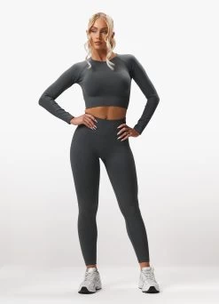 Gym King Sculpt Seamless LS Top - Green Smoke 20 Gym King Sculpt Seamless LS Top - Green Smoke -Fit Wear Shop SCULPTSEAMLESSLSTOP LEGGING GREENSMOKEWLT A2AYRWLG A2AYW 302