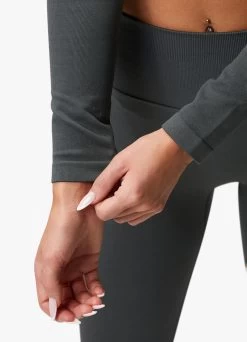 Gym King Sculpt Seamless LS Top - Green Smoke 22 Gym King Sculpt Seamless LS Top - Green Smoke -Fit Wear Shop SCULPTSEAMLESSLSTOP LEGGING GREENSMOKEWLT A2AYRWLG A2AYW 309