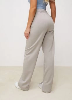 Gym King Shadow Straight Leg Jogger - Dove Grey -Fit Wear Shop SHADOWOPENNECKSWEATSHIRT STRAIGHTLEGJOGGER DOVEGREYWSS A2C8CWTB A2C8L 125