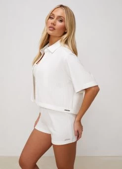 Gym King Signature Rib Crop Shirt - Milk White -Fit Wear Shop SIGNATURERIBSHIRT MILKWHITEWST A2CAEWSR A2CAT 290