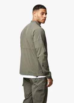 Gym King Utility Woven Bomber - Olive 22 Gym King Utility Woven Bomber - Olive -Fit Wear Shop UTILITYWOVENBOMBER JOGGER OLIVE.TST A29EXTSB A29EZ 105
