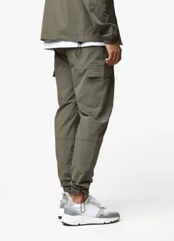 Gym King Utility Woven Cargo Pant - Olive -Fit Wear Shop UTILITYWOVENBOMBER JOGGER OLIVE.TST A29EXTSB A29EZ 99